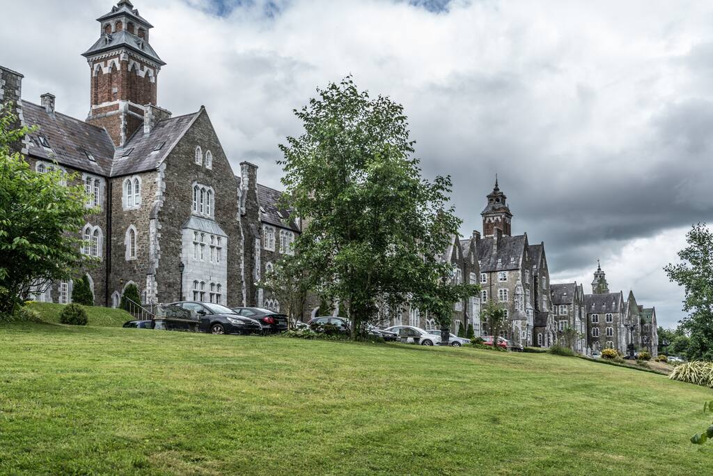 Atkins Hall (former Eglinton Lunatic Asylum)