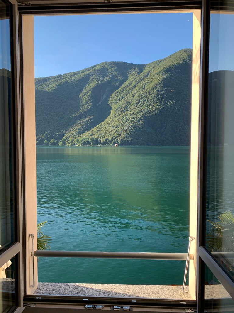 Mtazamo kutoka kwa chumba kikuu cha kulala