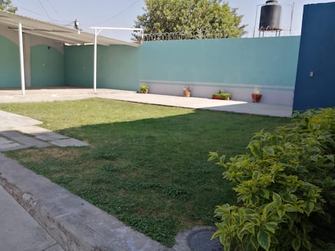 Popular Airbnb listing: "Charming Little House in Tlaquepaque" in Tlaquepaque