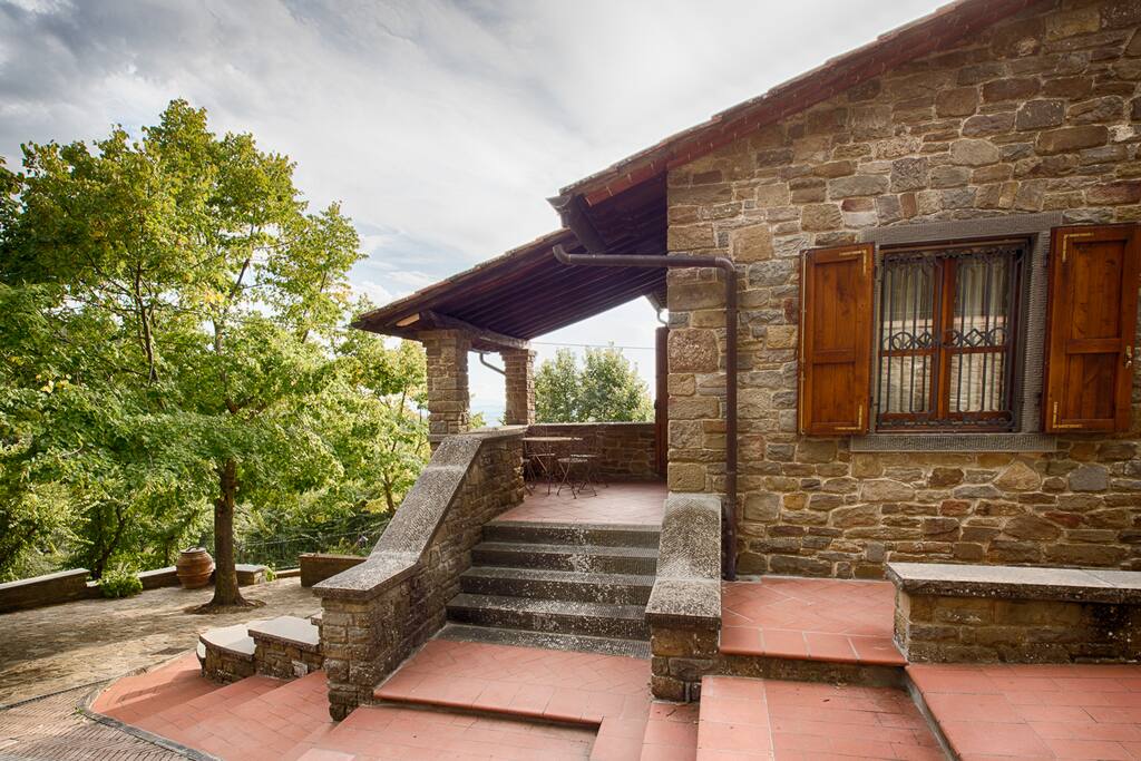 Esterno Il Castello