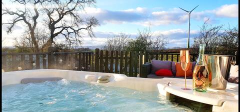 Lux Farmhouse Ensuite Breakfast Private Hot Tub SD