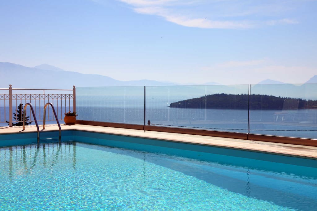Pool and sea view of Villa Myrtis