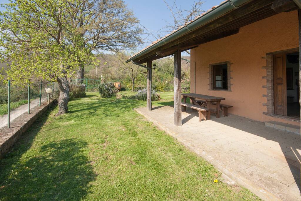 Porticato e giardino