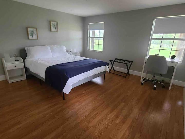 Spavaća soba 2 s radnim stolom