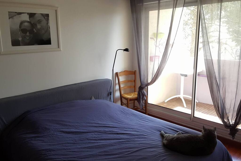 Chambre adulte avec balcon