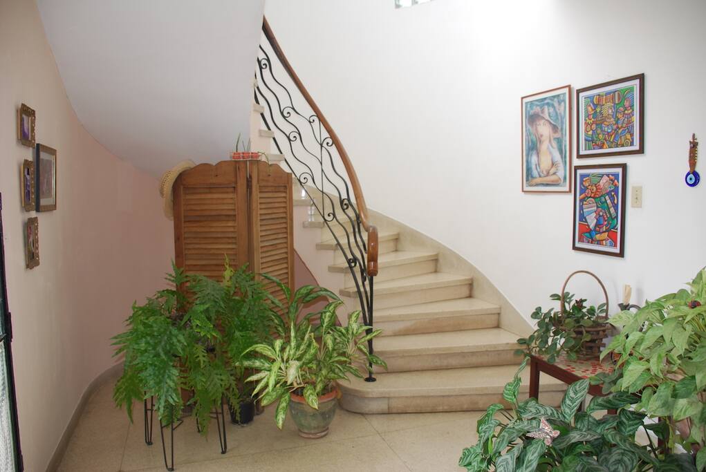 Escalera a los dormitorios