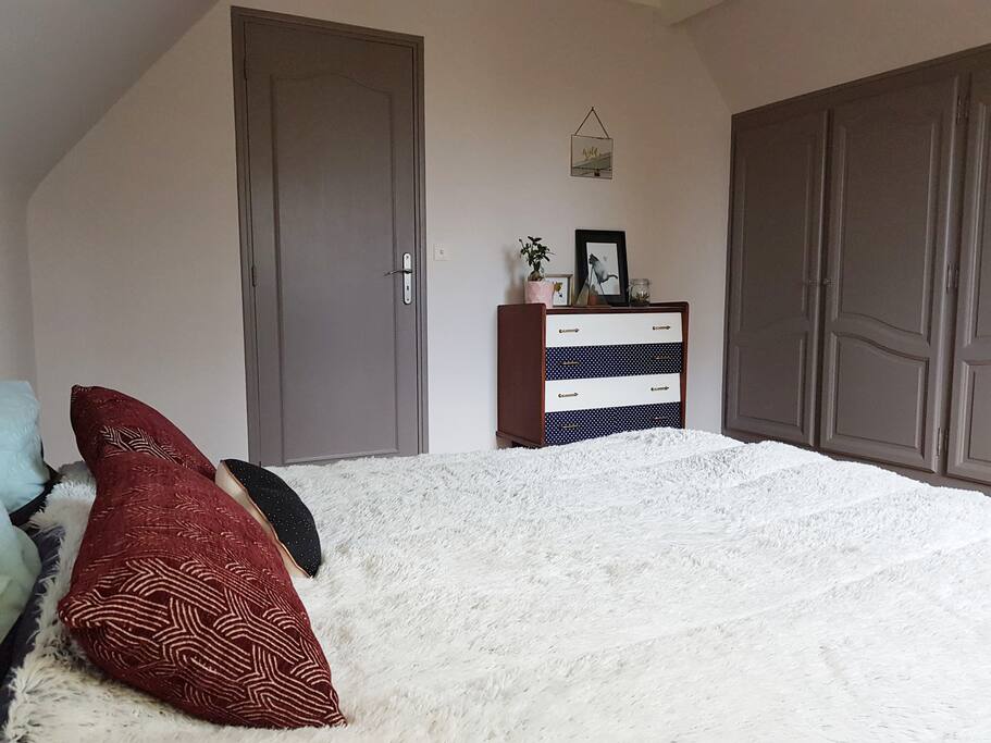 Chambre de 12m2 avec rangement dédiés