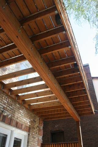 Stunning 4 Bedroom Home in Trendy Cabbagetown gallery image 5