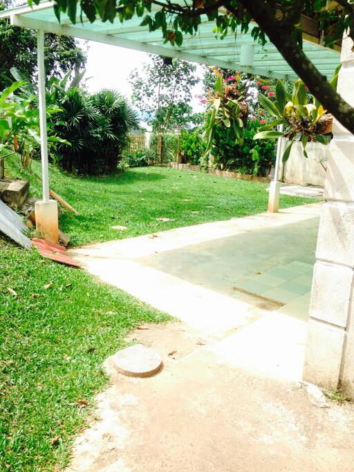 Land which is suitable for family events such as party and barbecue. Barbecue can be arranged.