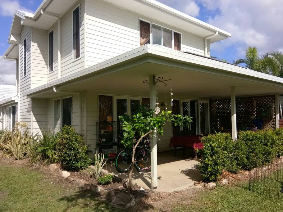 Back porch ... leads onto a park and walking tracks