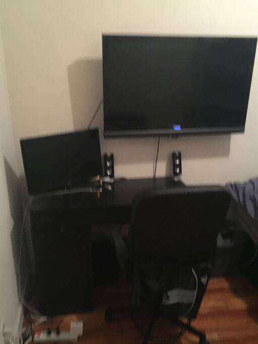 Desktop area with 42'' TV
