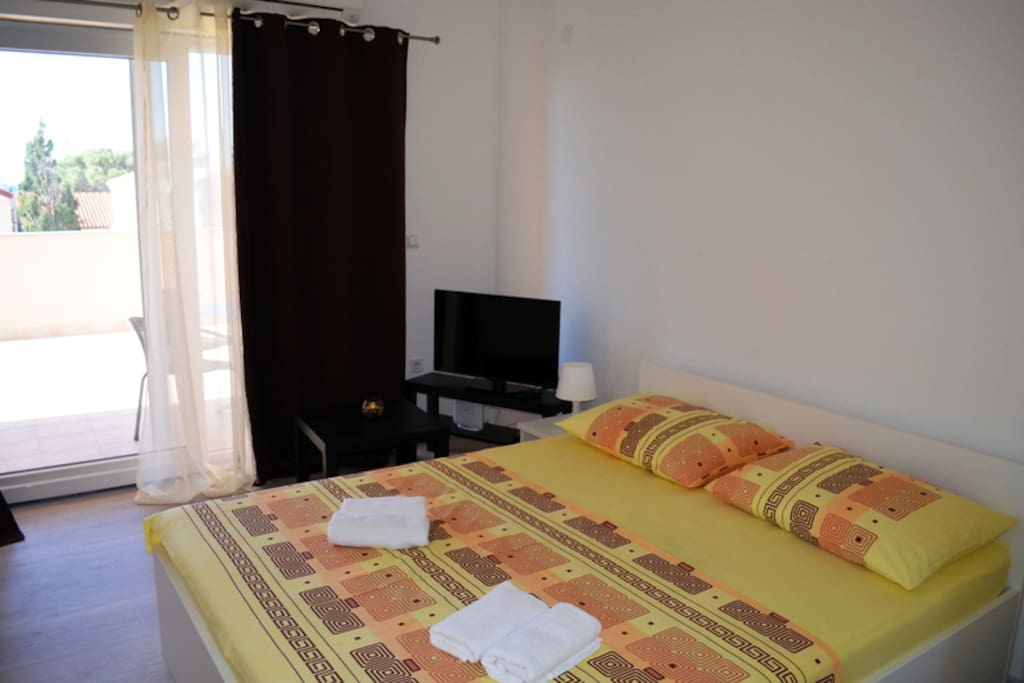 Bedroom with double bed