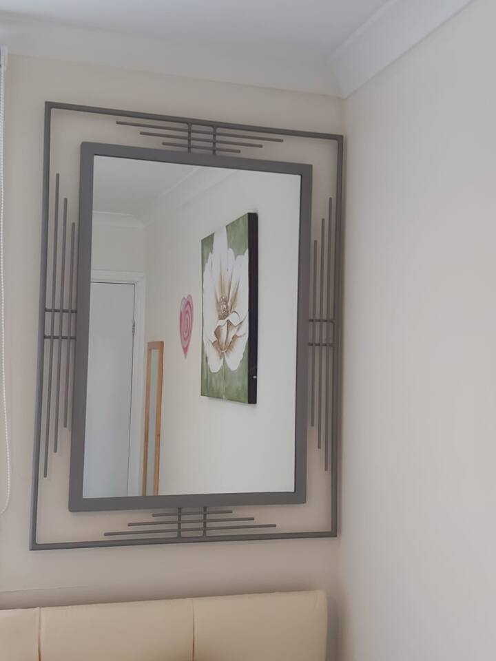 Საძინებელი 2 სარკე