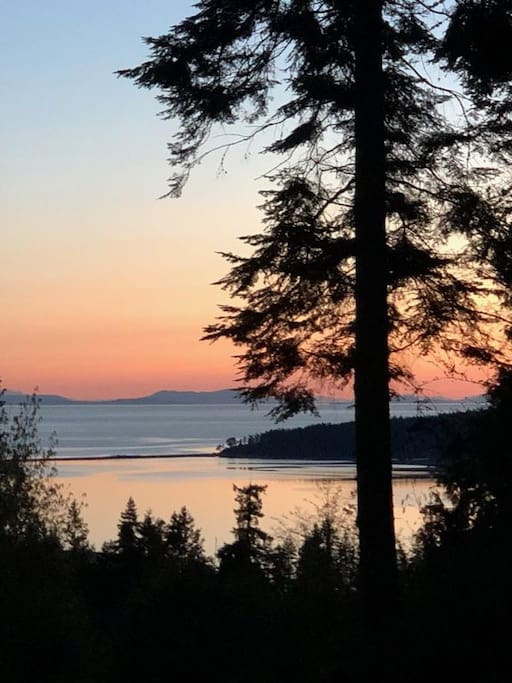 Beautiful sunsets and sunrises on this water-view property. You can see Canada on the horizon.