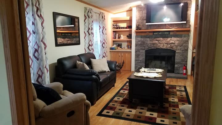 Cozy Home On 35 Private Acres - Hobart, NY
