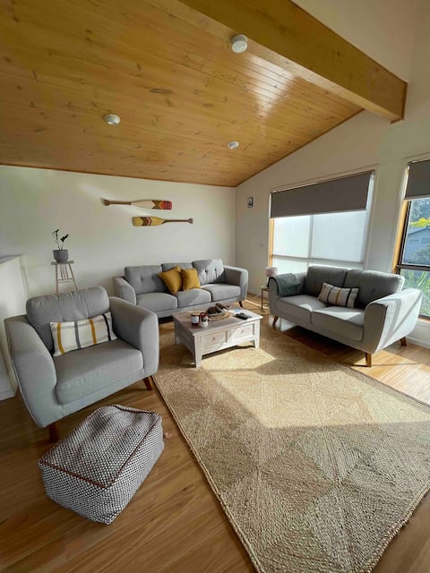 Comfy, bright beach house