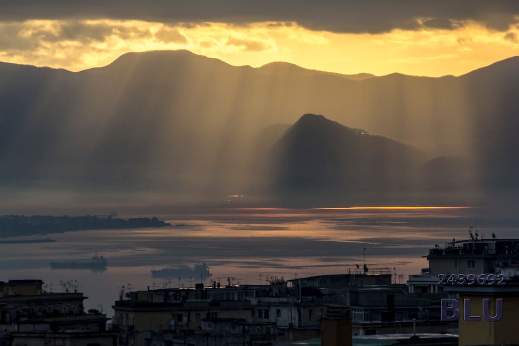 Vista sul Golfo dall'appartamento.
View of the Gulf from the apartment.