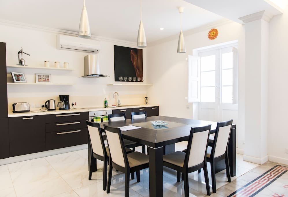 Kitchen/Dining area