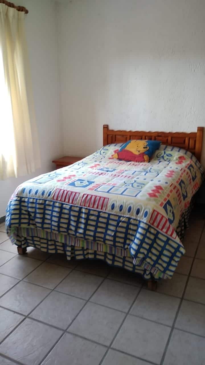 Recámara 3, con cama matrimonial