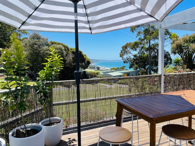 Stunning family home -Amazing views -Central Lorne gallery image 3