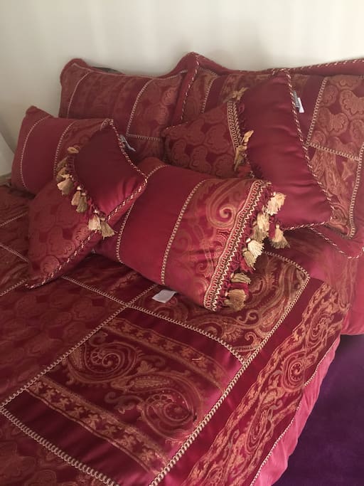 Queen size bed in the second floor!