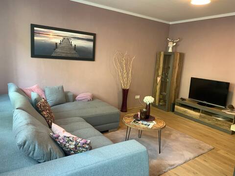 Quiet, cosy new apartment perfectly located!
