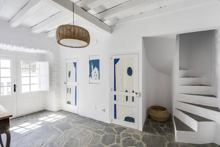 Joyaux de Cadaquès gallery image 3