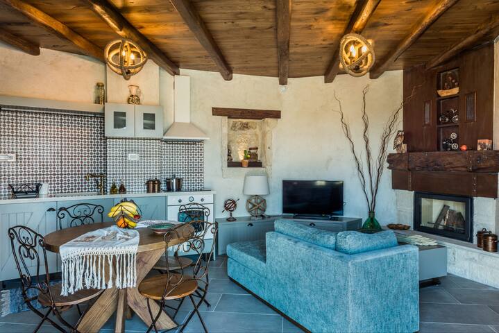 Luxury Villa Sifis, heated pool, seaview, quiet gallery image 2