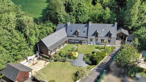 Stunning 380m2 villa with rancid pool