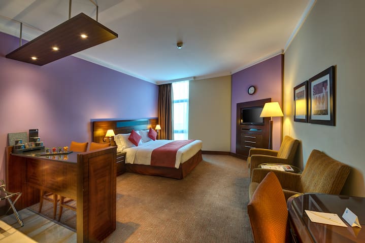 Airbnb Deira Vacation Rentals Places To Stay Dubai