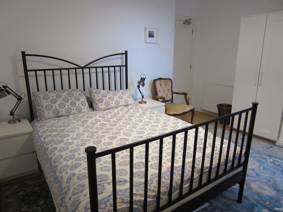 Master bedroom (double bed with ensuite)