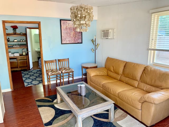 Cozy Casita in Los Ranchos de Albuquerque