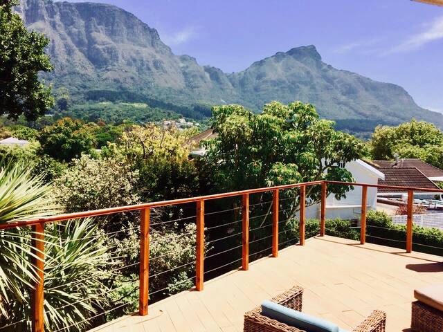 Bishopscourt Luxury Family Home gallery image 4