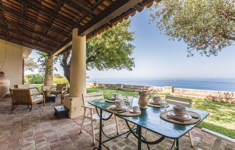 Villa in Aeolian style 