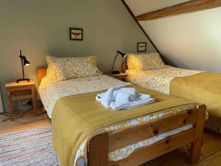 Segundo dormitorio contiguo con tres camas individuales