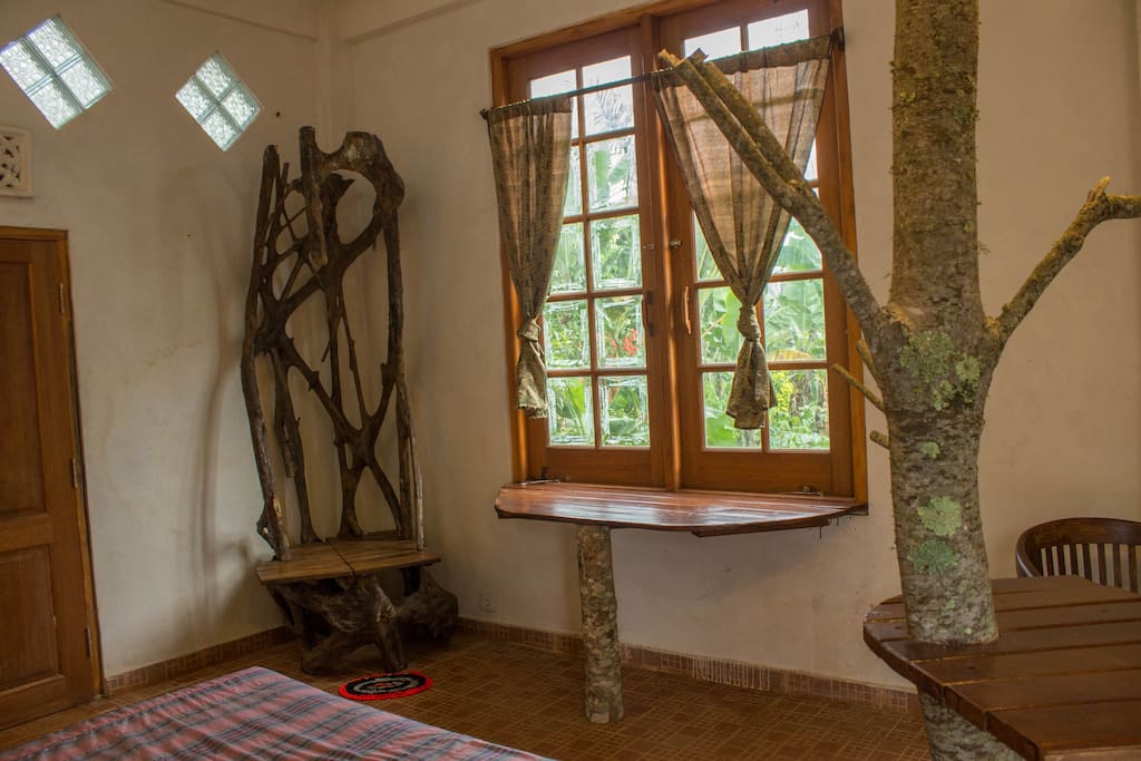 The room overlooks the coffee plantation