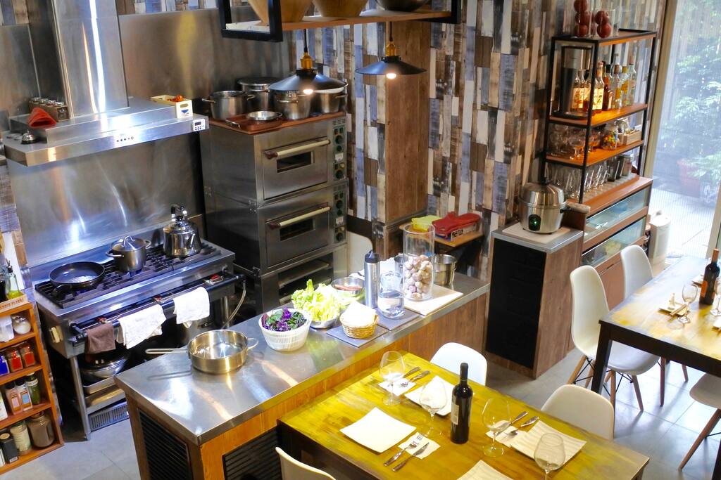 Kitchen 專業餐廳廚房