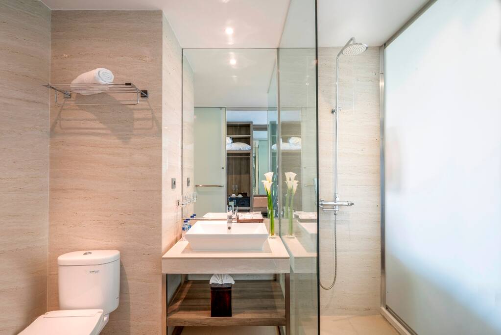 Standing shower