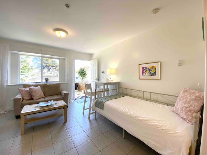 Vancouver's Adorable Fresh & Sunny 1 Bd - Vancouver