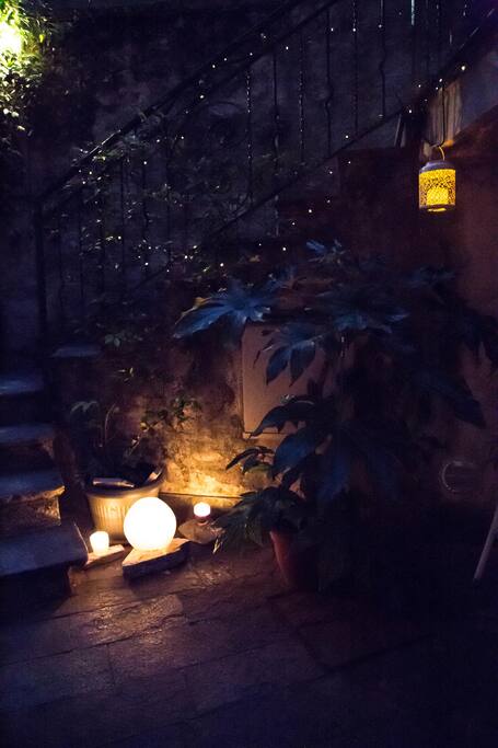 cortile notturno