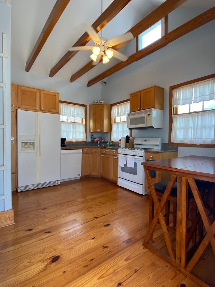 Top 12 Airbnb Vacation Rentals In Castroville, Texas Updated 2024