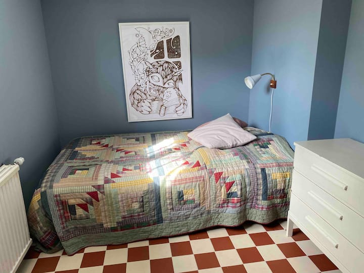 Dormitorio 4.

Habitación en el sótano.