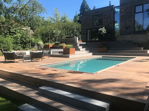 Unique 450sqm modern poolvilla close to Copenhagen