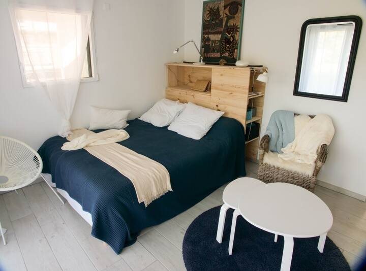 一楼「单间公寓」卧室