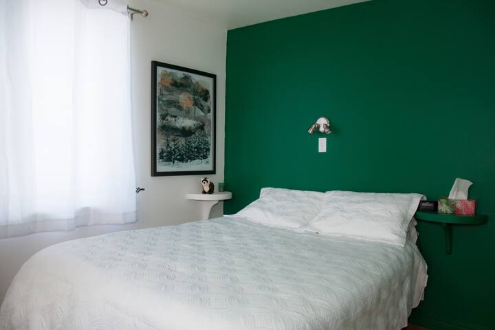 Double room in Les Pinsons des Rives B&B