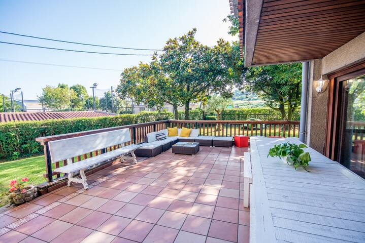 Azkorri Beach. 9 Rooms. Best beaches. 25′ Bilbao gallery image 5