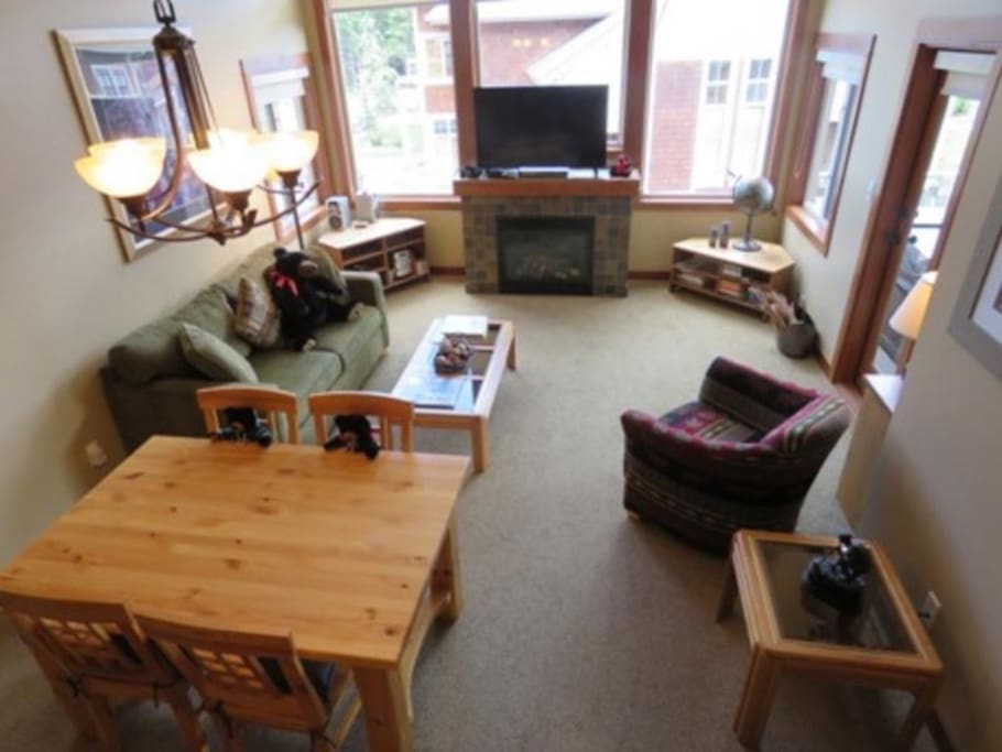 SX42LivingroomDining