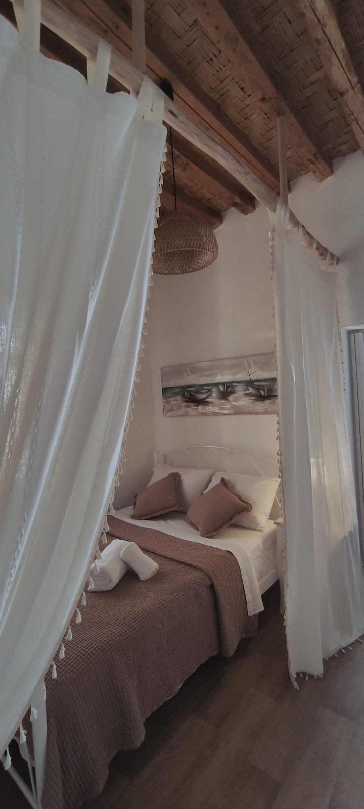 חדר השינה הראשון 