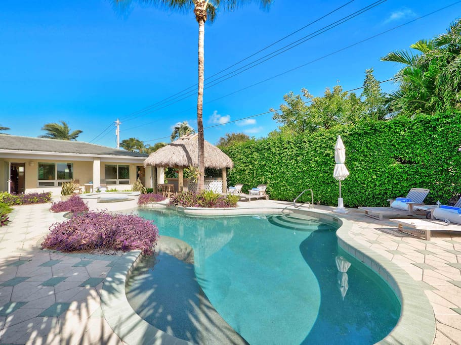 Pool/spa area