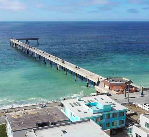 Luxury Beachfront Penthouse near SF (Blue Wave 4)